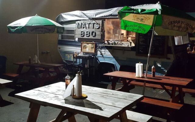This Humble Oregon Food Truck Turns Out Brisket That Locals Call The Best Barbecue Around Portland