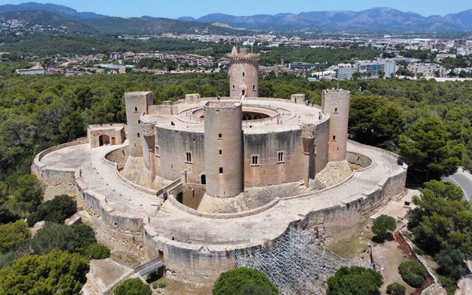 13 Spanish Castles With Remarkable Stories Behind Their Walls