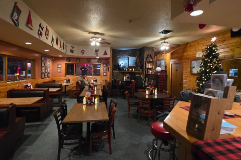 This Minnesota Restaurant Is Famous For A Prime Rib Sandwich Featured On Food Network