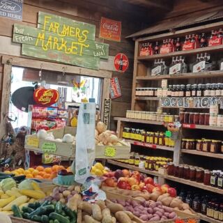 This Mississippi Roadside Stop Feels Like A Tiny Old-Fashioned Village