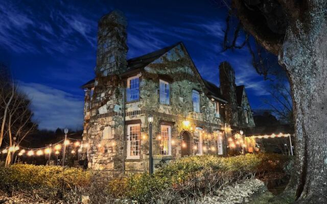 You Call Ahead to Reserve a Table at This Hidden Tennessee Restaurant That Feels Like Another World