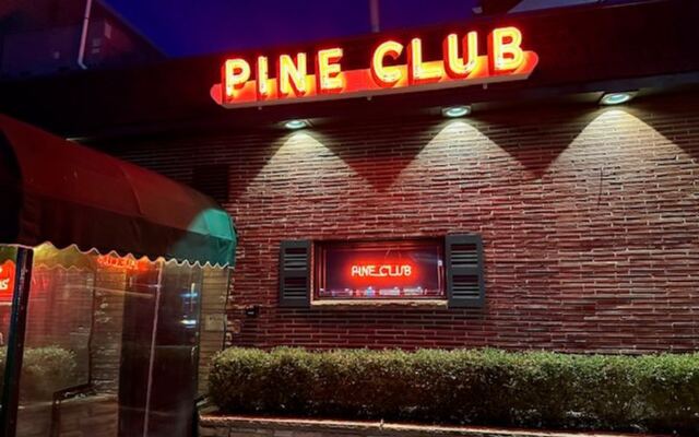 This Ohio Steakhouse Has Grilled The Same Menu For Nearly 80 Years And Locals Wouldn’t Change A Thing