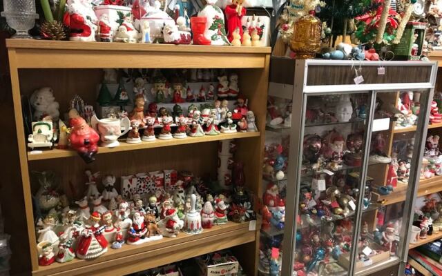 This Little Ohio Antique Shop Lets You Walk Out With A Full Bag Of Treasures For Under $30