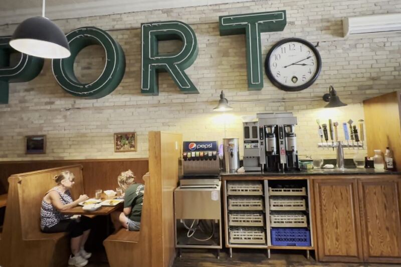 This Minnesota Restaurant Turned An Old Hamburger Shop Into A Small-Town Dining Gem