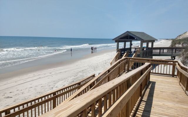 10 North Carolina Beaches Where the Shoreline Still Feels Wild and Wonderfully Empty