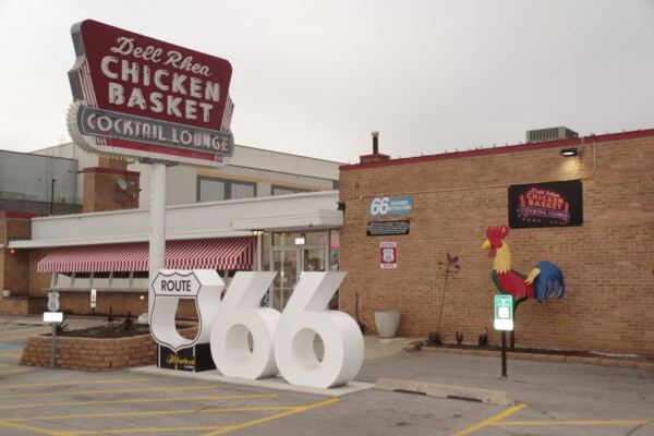 This Old Route 66 Chicken Stop Near Chicago Has Been Serving Legendary Fried Chicken For Decades
