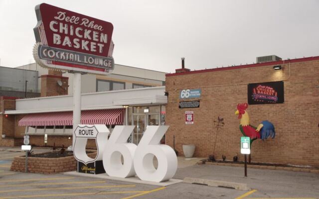 This Old Route 66 Chicken Stop Near Chicago Has Been Serving Legendary Fried Chicken For Decades