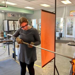 This Oregon Coast Glass Studio Sits You Down With A Pro To Blow Your Own Piece To Take Home