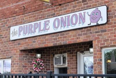 Travelers Keep Pulling Off I-80 For This Little Annawan Diner’s Homemade Pie Locals Have Ordered For 30 Years