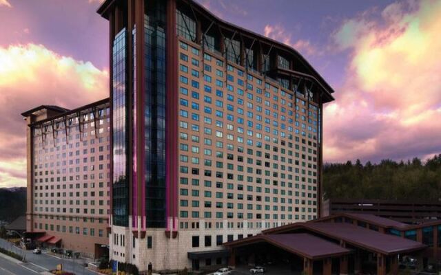 This North Carolina Casino Resort Hides an All-You-Can-Eat Buffet in the Smoky Mountains