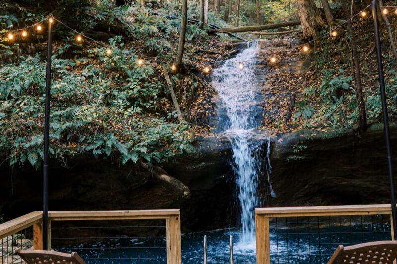 The Heated Waterfall At This Hidden Ohio Cabin Turns A Chilly Night Into Pure Bliss