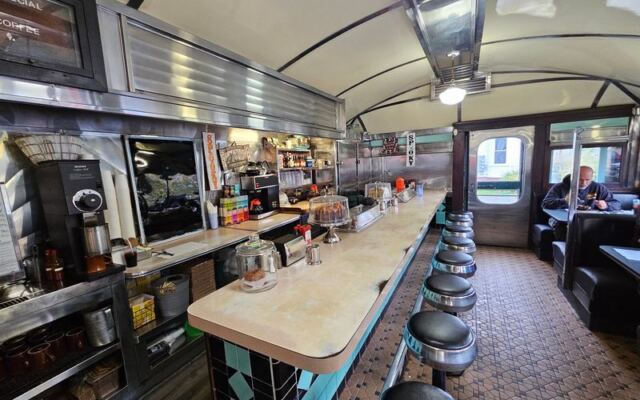 This Historic New York Diner Griddles Classic Burgers Inside A 1927 Railroad Dining Car