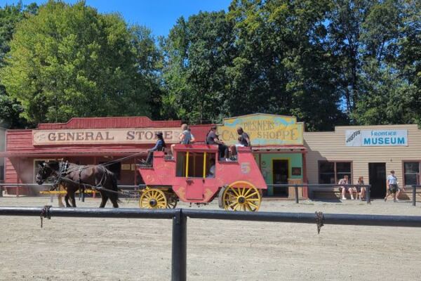 This Family-Owned New Jersey Theme Park Turns The Old West Into Gold Panning And Stagecoach Rides
