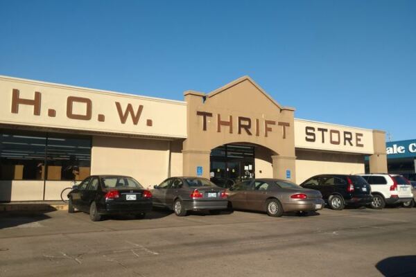 Seven Massive Oklahoma Thrift Stores Where Forty Dollars Fills a Whole Cart