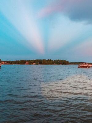 This Massive South Carolina Reservoir Was Engineered by Man, but Locals Treat It Like a Natural Water Paradise