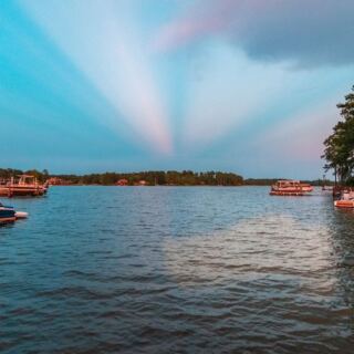 This Massive South Carolina Reservoir Was Engineered by Man, but Locals Treat It Like a Natural Water Paradise