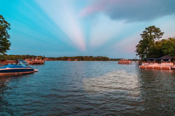This Massive South Carolina Reservoir Was Engineered by Man, but Locals Treat It Like a Natural Water Paradise