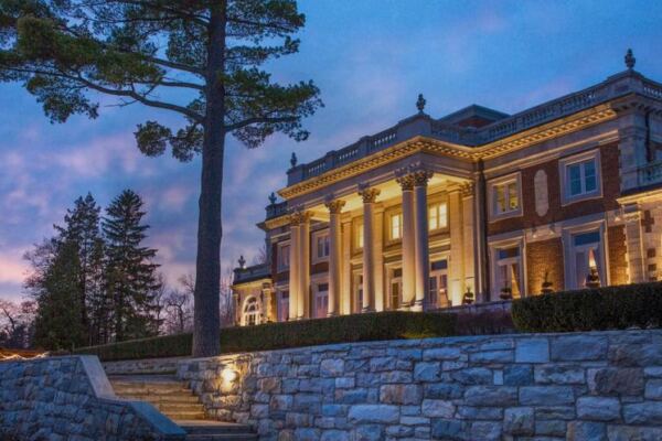 This Massachusetts Resort Turned an 1897 Berkshires Estate Into a Hot-Tub, Pool, and Spa Wonderland