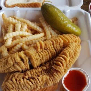 Hot Fried Buffalo Fish Keeps Pulling Travelers Off The River Road To This No-Frills Illinois Stop