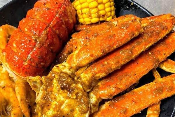 This Memphis Seafood Buffet In Tennessee Piles Your Plate With All-You-Can-Eat Crab Legs