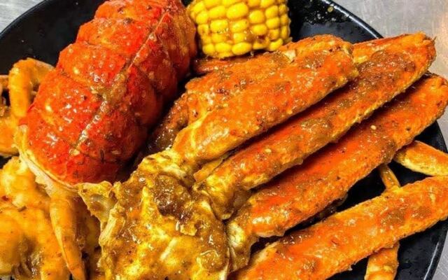 This Memphis Seafood Buffet In Tennessee Piles Your Plate With All-You-Can-Eat Crab Legs