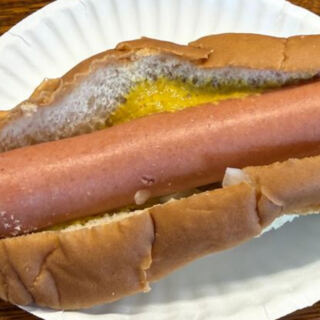 This Roadside Massachusetts Hot Dog Stand Has Been Steaming Its Own Buns Since the 1920s and Locals Still Line Up