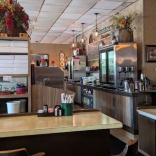 This Minnesota Roadside Restaurant Feels Like A Classic Small-Town Diner
