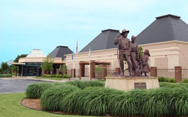 Seven Oklahoma Fall Spots Where the Whole Town Turns Into a Time Machine