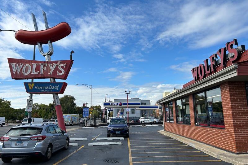 This Iconic Illinois Hot Dog Joint Has Been Serving Chicago-Style Dogs Since 1967