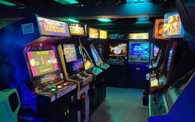 This Retro Oregon Arcade Hides Beneath a Building That Looks Like a 1982 Spaceship