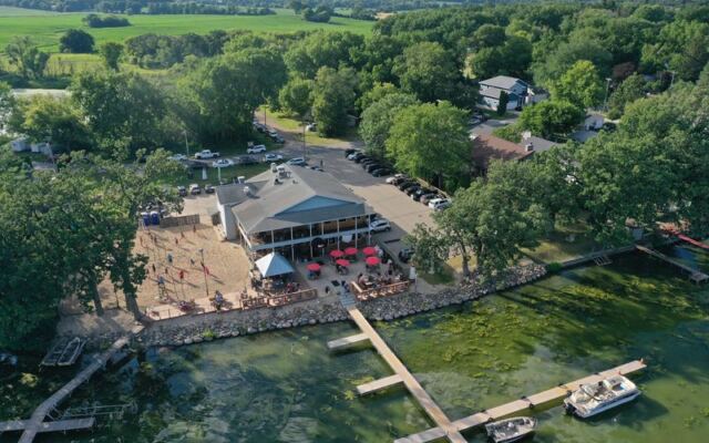 This Wisconsin Lakefront Pub Has a Tiki Bar, Live Music, and Boat Slips for Friday Fish Fry