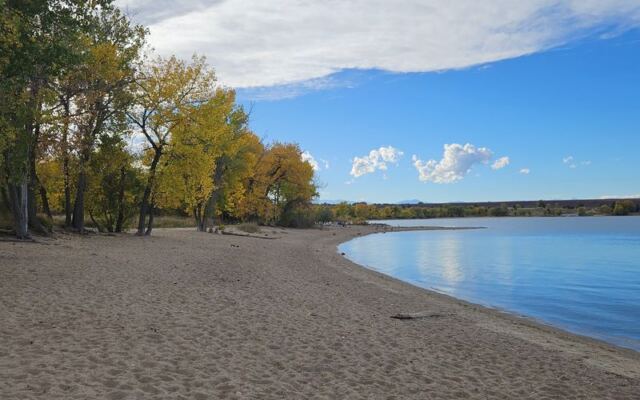 This Colorado State Park Hides a Sandy Reservoir Swim Beach Just Outside Denver