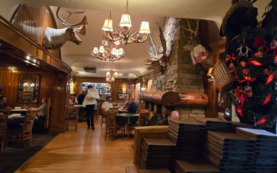 The Prime Rib At This Small-Town Ohio Restaurant Is So Good You’ll Plan The Drive Back