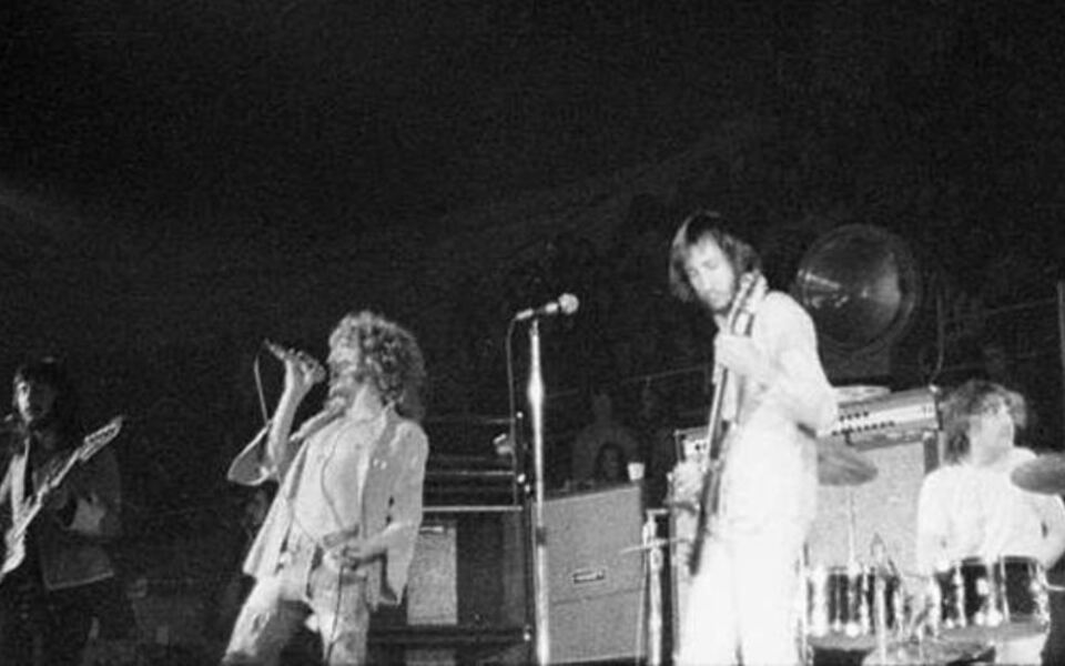 These 12 Guitar-Driven Hits Ruled 1971 Car Radios