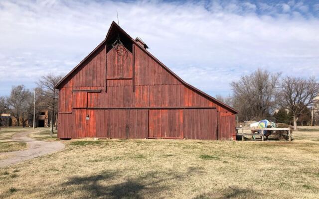 Step Inside Oklahoma’s Pioneer Village at Harn Homestead, Where Frontier Life Comes Alive Again