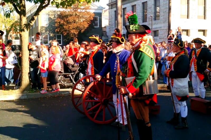 13 American Towns Where Historical Reenactments Take Over the Streets