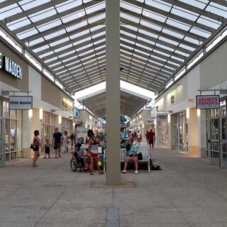 You Can Wander This South Carolina Outlet Complex For An Entire Afternoon And Still Find New Deals