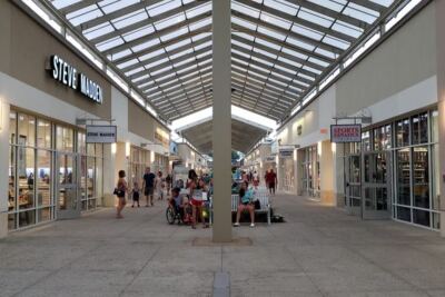 You Can Wander This South Carolina Outlet Complex For An Entire Afternoon And Still Find New Deals