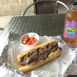 This Historic Oakbrook Terrace Deli Has Piled Its Beef-And-Sausage Combos High For Over 40 Years