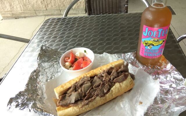 This Historic Oakbrook Terrace Deli Has Piled Its Beef-And-Sausage Combos High For Over 40 Years