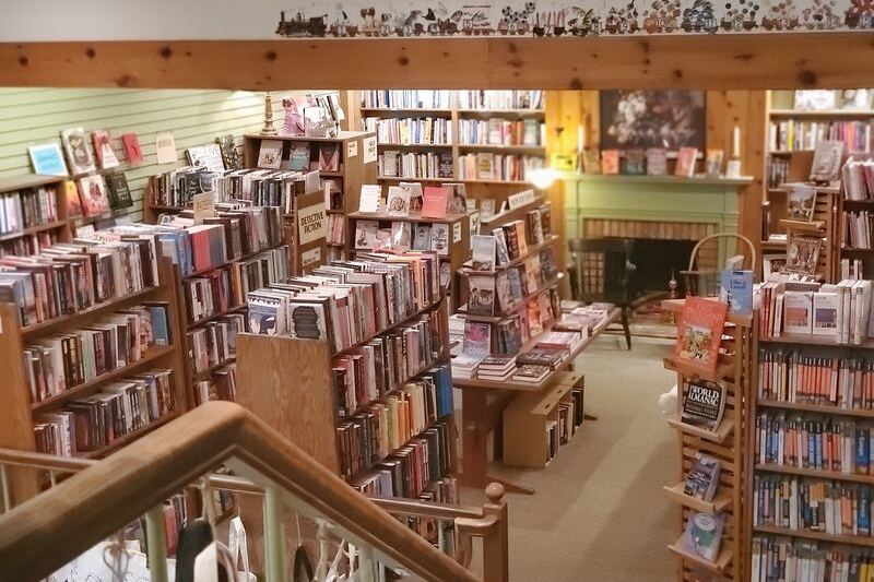 Fireside Book Shop In Chagrin Falls Is The Cozy Bookstore Ohio Readers Get Lost In All Fall