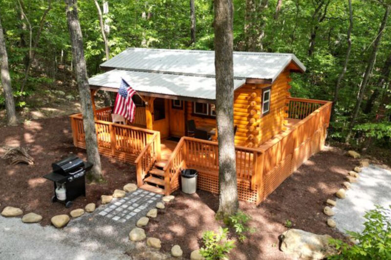 This Secluded Tennessee Cabin Sits Right On The River Where You Can Paddle Off From Your Own Doorstep