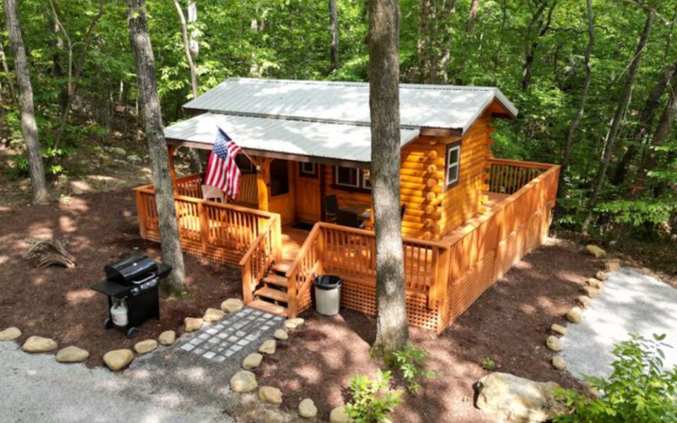 This Secluded Tennessee Cabin Sits Right On The River Where You Can Paddle Off From Your Own Doorstep