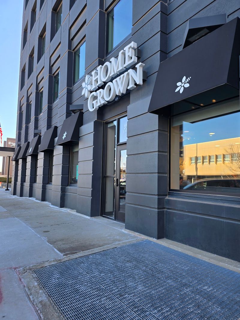 A Breakfast Spot on Farnam Street