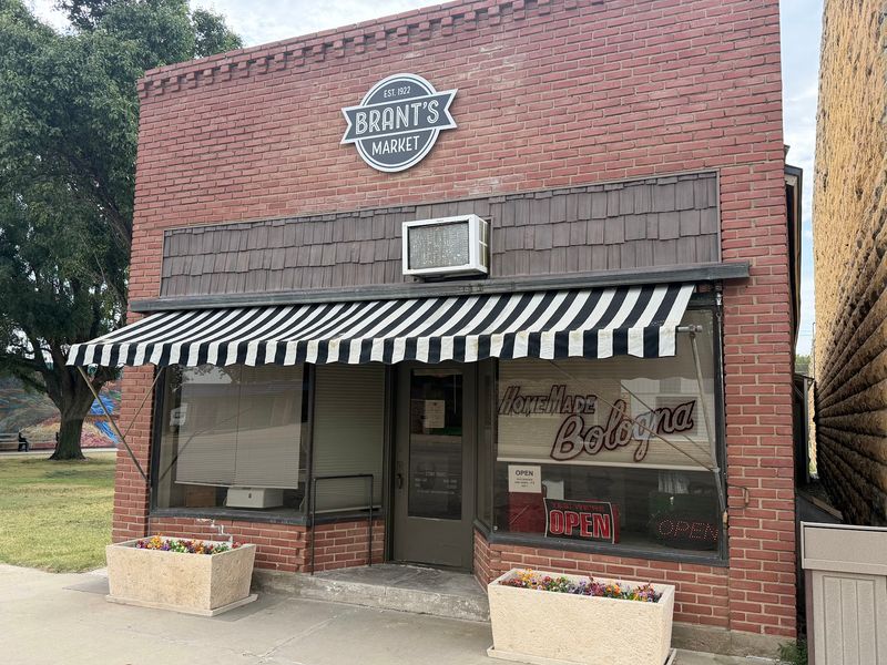 A Brick Storefront With a 1922 Secret A Brick Storefront With a 1922 Secret
