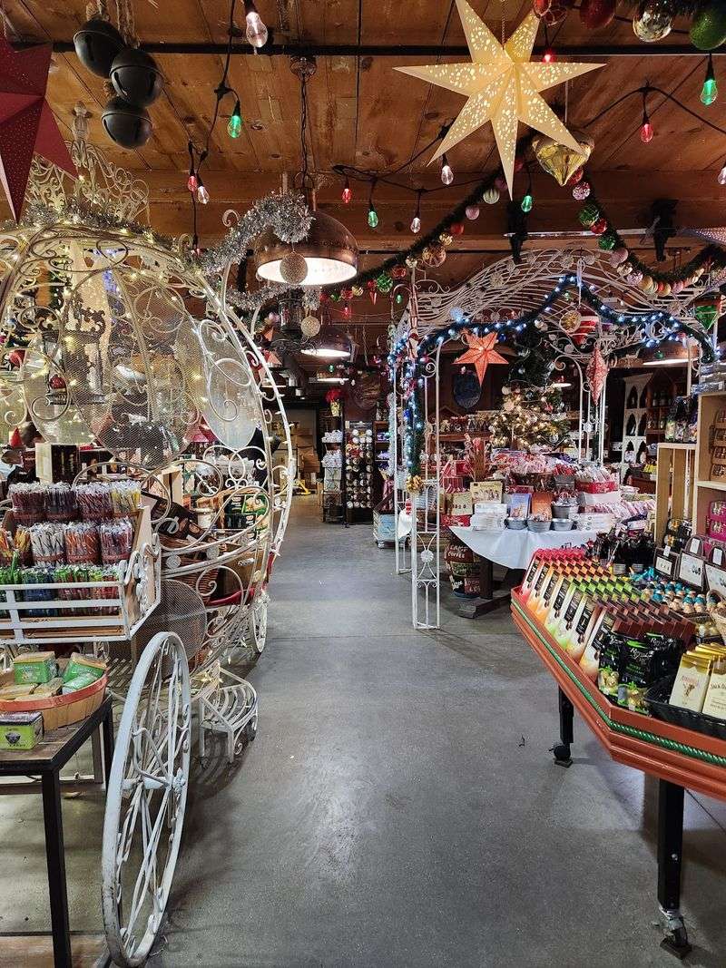 A Candy Kingdom on Washington Street A Candy Kingdom on Washington Street