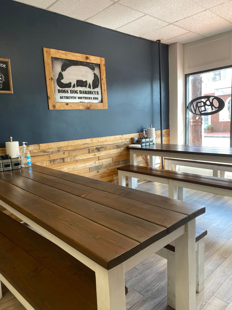 A Casual Room and a Takeout Option A Casual Room and a Takeout Option