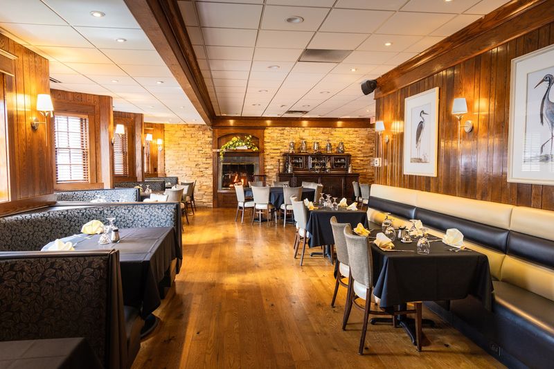 A Classic Dining Room East Of The Twin Cities A Classic Dining Room East Of The Twin Cities