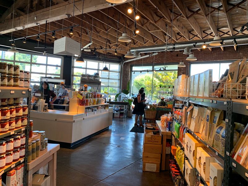A Clean, Cozy Shop for Curious Cooks