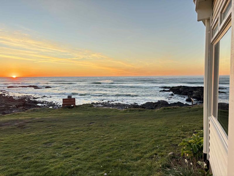 A Clifftop Perch on Highway 101